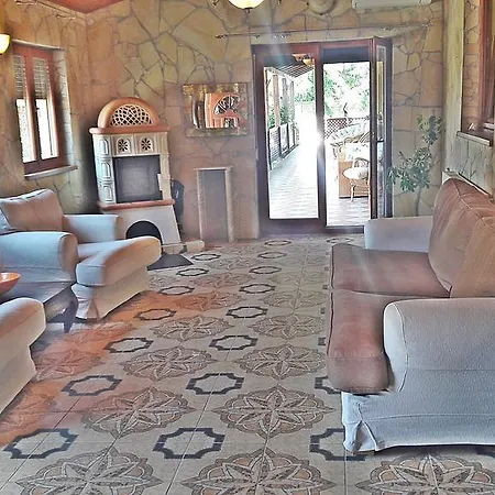 Lilla Apartmann Apartment Balatonszarszo