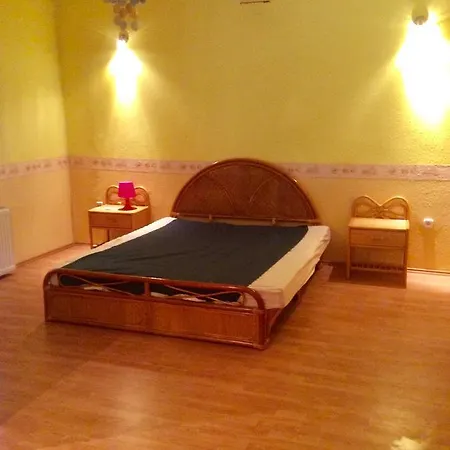 Lilla Apartmann * Balatonszarszo